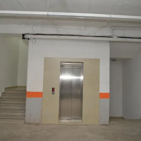 Hera Deluxe Τίρανα