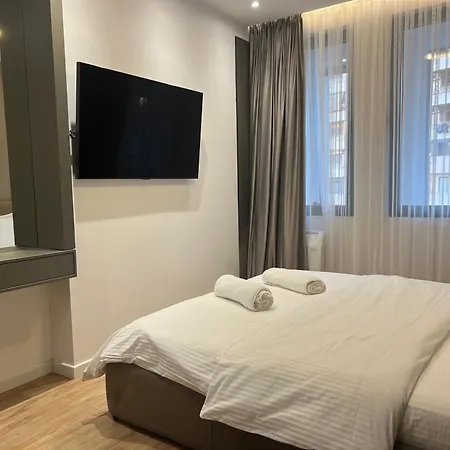 Hera Deluxe * Tirana