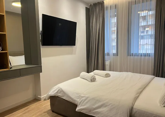 Hera Deluxe * Tirana